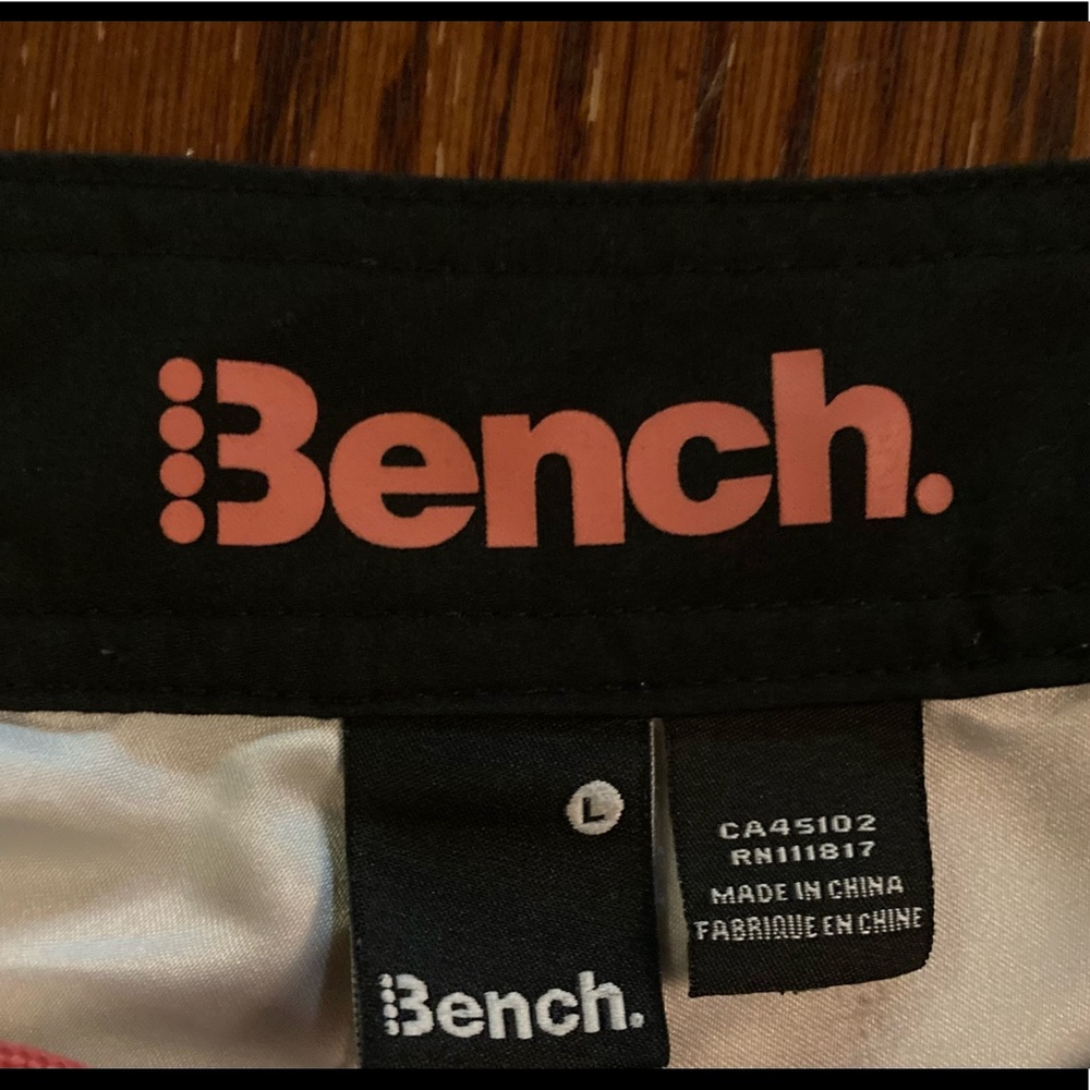 Bench Shorts - Picture 4 of 4